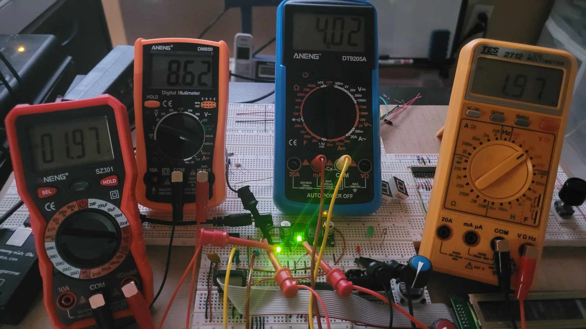 Name:  2 LEDs both with 270R - PWM on right.jpg
Views: 101
Size:  146.8 KB